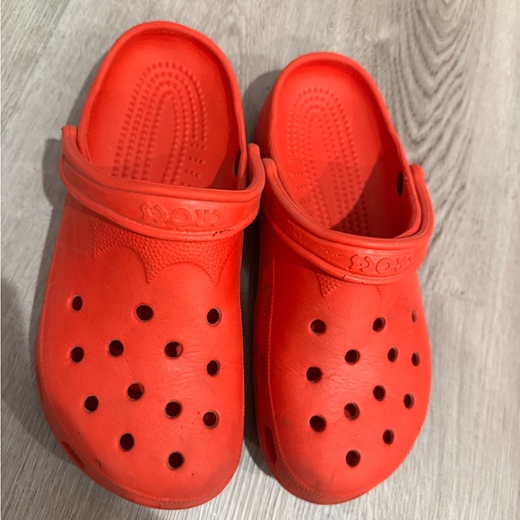 Red crocs - Picture 2 of 4